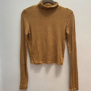 FOREVER 21 Cropped Turtleneck